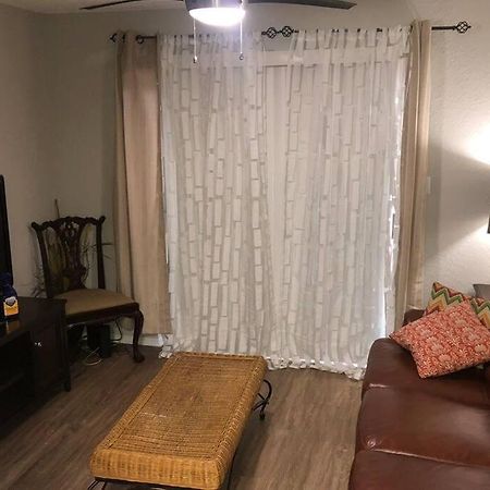שרלוט Lovely 1-Bedroom Rental Space With Free Parking מראה חיצוני תמונה